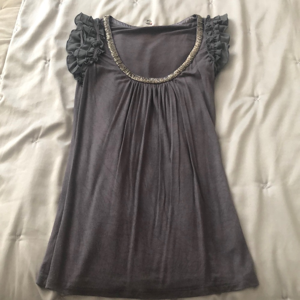Ruffled sleeve grey top